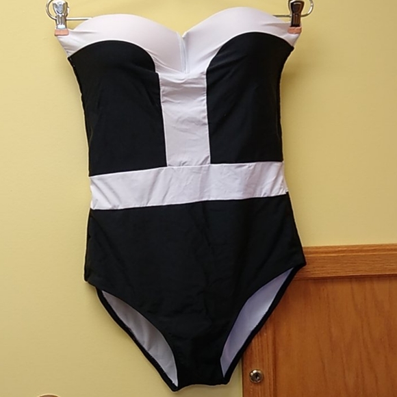 NWOT Gamiss One Piece Swim Suit - Picture 1 of 6